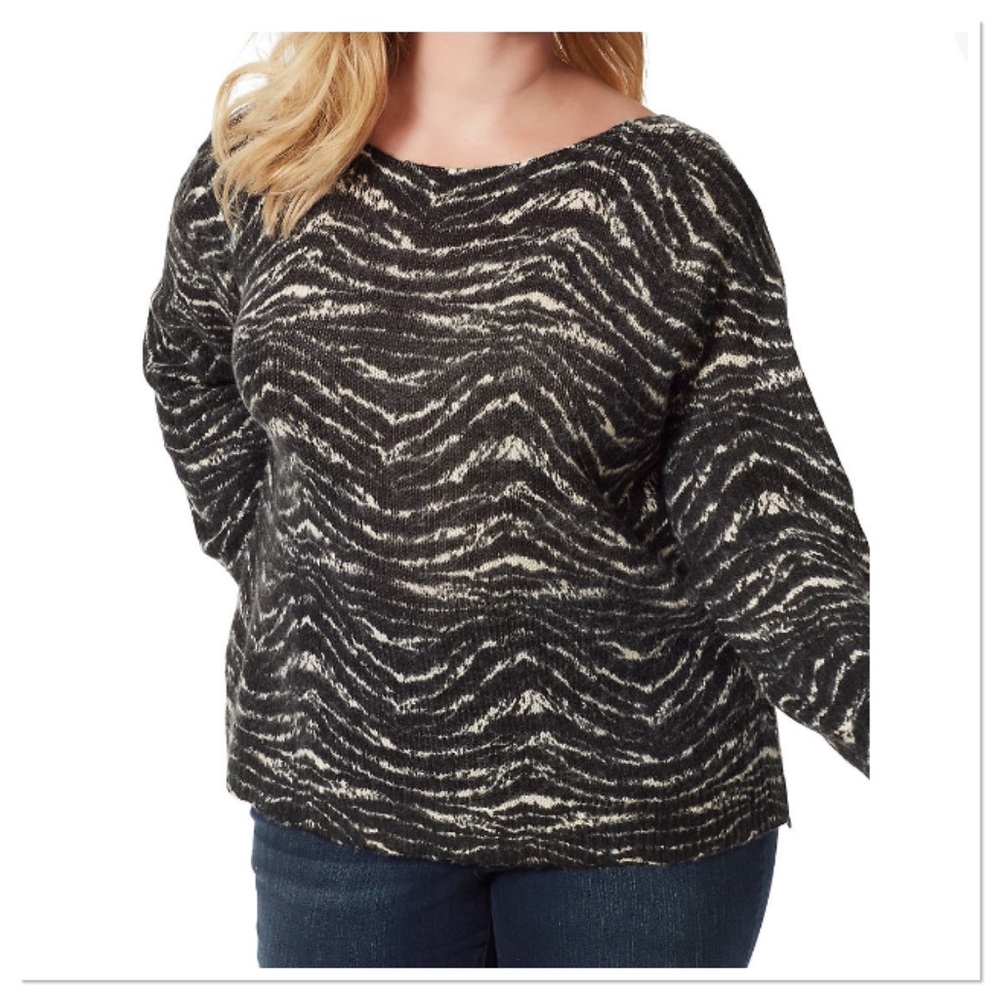 Jessica Simpson Women’s Plus Size Braelynn Printed Sweater 1X